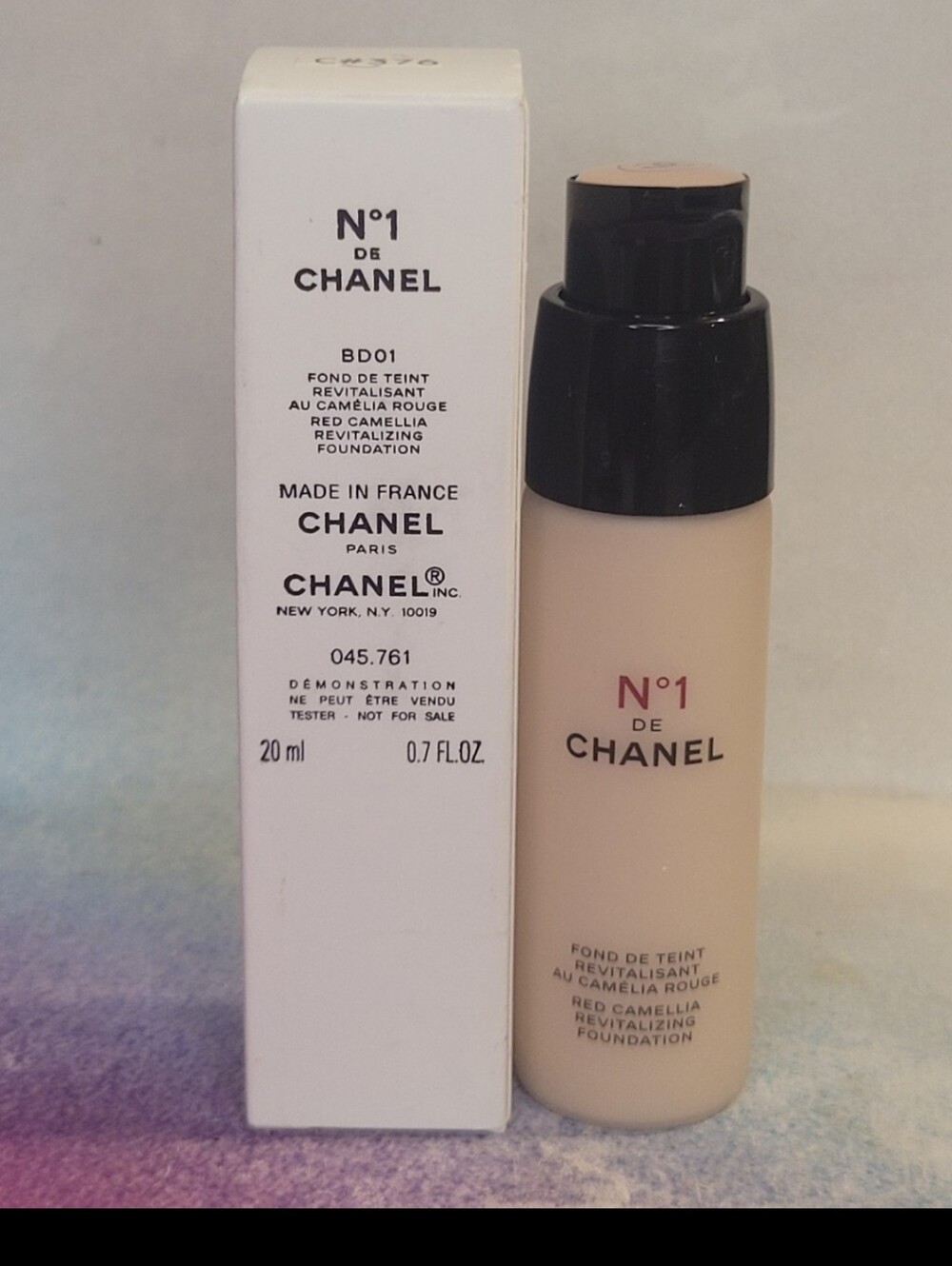 Chanel No 1 De Chanel Red Camellia Revitalizing Foundation BD01